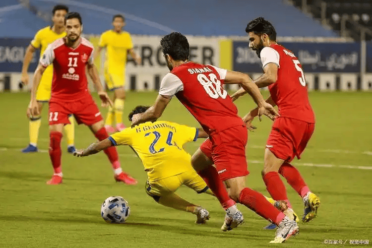 开云体育官网-关于马赛训练开放日今晨里昂调整名单以备德国杯之后，今夜斯图加特备战荷甲的信息-开云体育官网